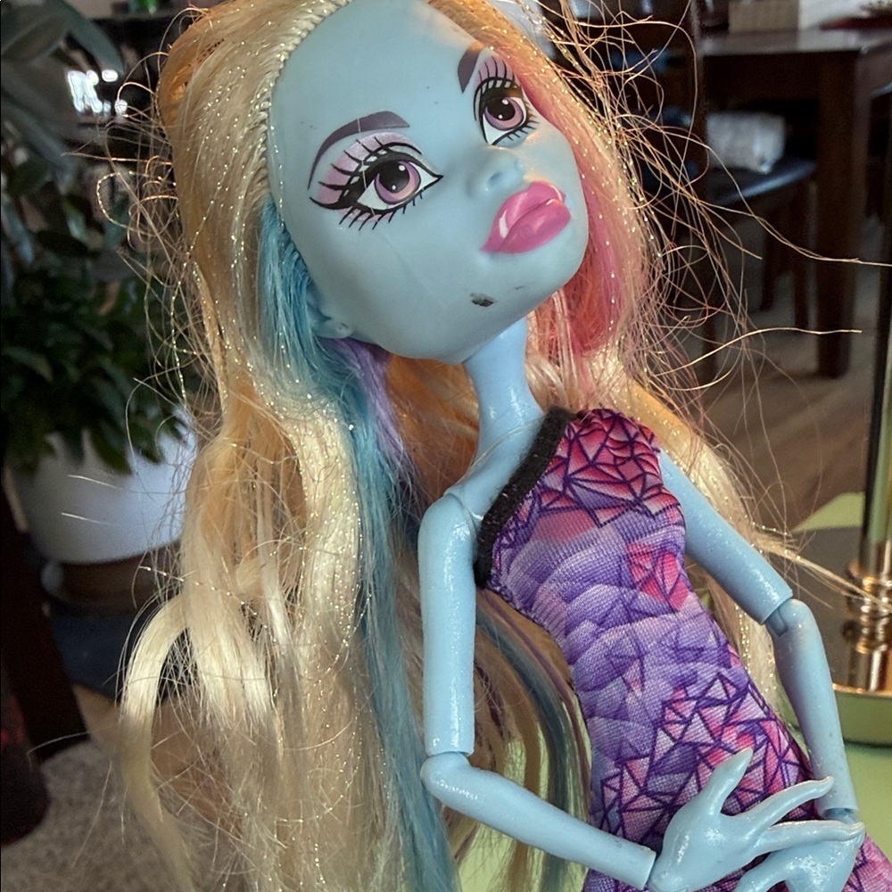 Monster High Draculara Fashion Dolls toys lot of 2 girls aqua designer dress - Picture 6 of 7